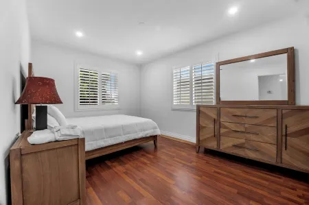 Spacious OC Home Near Disneyland