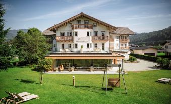 Crystls Aparthotel