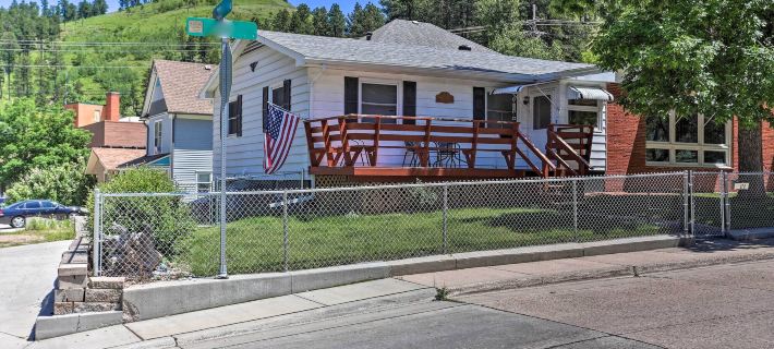Sleek Deadwood Getaway < 1 Mi to Downtown! Hotels in Deadwood