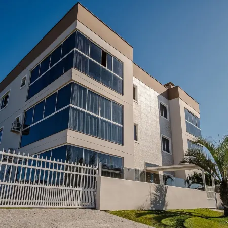 2 Bedroom Apartment 260m From the Beach Rib0201
