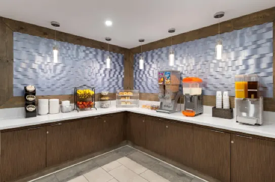 Travelodge Inn & Suites by Wyndham Anaheim on Disneyland Dr