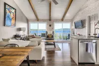 Modern Home Steps from Brewery with Ocean View Hotels in Dildo