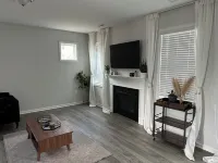 Lovely 4-bedroom home on a hill in Wake-Forest, With WiFi & air conditioning.