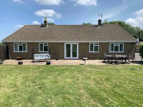 Long Lane Stables Lodge. Spacious Country Retreat Hotels in Wincanton