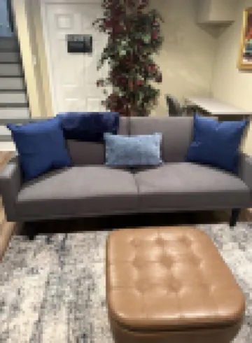 Historic 3 Bedroom home, steps away from the Capitol, Clay Center and Ballpark.