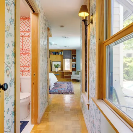 Shared Hot Tub Historic Cottage, Walk to Elm Park