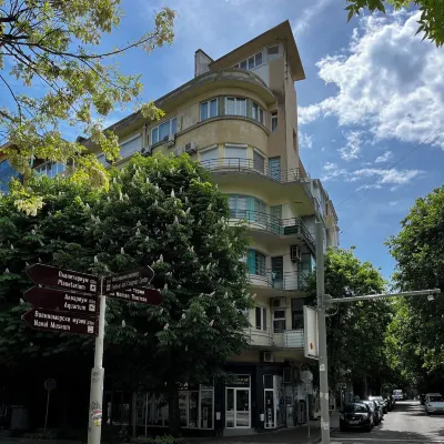 Charming 1-bedroom apartment in the city centre of Varna with infinity sea view!