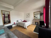 Ideal pied-à-terre at the gateway to La Défense and the center of Paris