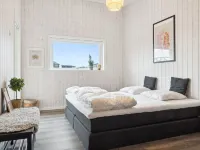 "Harrieth" - 300m from the Sea