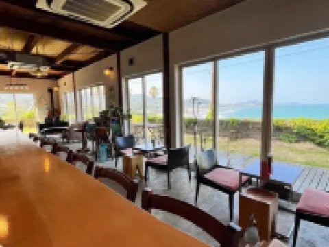 Guesthouse & Beach Cafe Fuego, Hostel 日向市のホテル