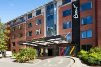 Roomzzz Nottingham City Hotel di 