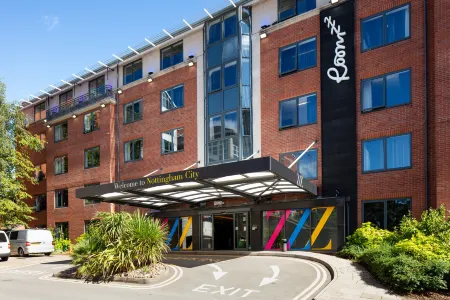 Roomzzz Nottingham City Отели рядом с достопримечательностью «City of Caves»