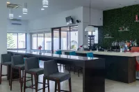 Best Western Las Mercedes Airport - bar