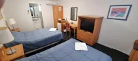 Queensport Tavern and Motel