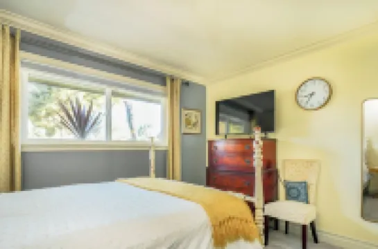 Wine Down Cottage in the Heart of Cambria