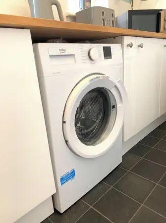 Cosy Wirral home near Liverpool with Free Parking! Отели рядом с достопримечательностью «Центральная библиотека Биркенхед»