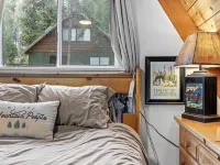 Blue Lake Springs A-Frame Of Mind Cabin in Arnold アーノルドのホテル
