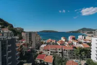 Penthouse with Sea View Rafailovici - Beach