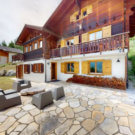 Beautiful chalet in Le Bouveret with garden