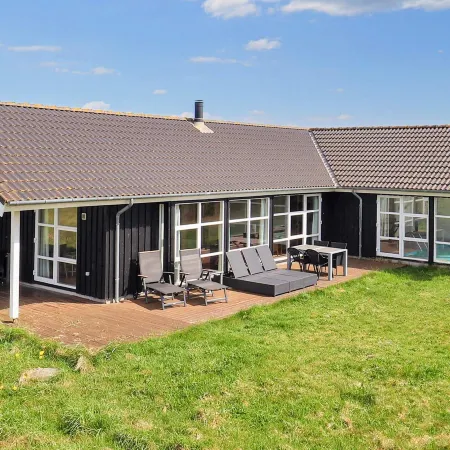 12 person holiday home in Pandrup-By Traum Hotels in Rodhus