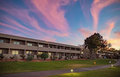 Lake Powell Resort Hotels near Historic Navajo Bridge