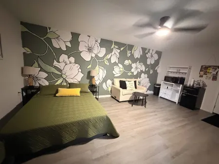 The Sanford Foodie Guest House