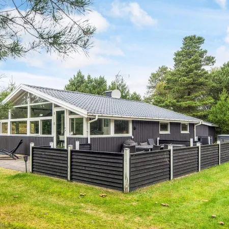 6 Person Holiday Home in Blavand