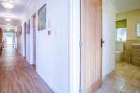 The Barn - 4 Bedroom - Tyn-Y-Coed Farm - Cardiff 라니쉔 골프 클럽 주변 호텔