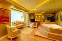 Real King Residance Hotels in Gursel Mahallesi