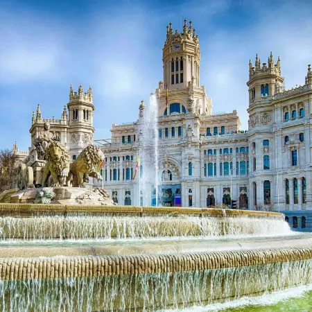 Hostel Almansa Отели рядом с достопримечательностью «Станция Santa Eugenia »