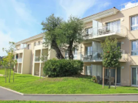 Résidence Bella Vista by Azureva Hotel berhampiran L'Olivier Millenaire