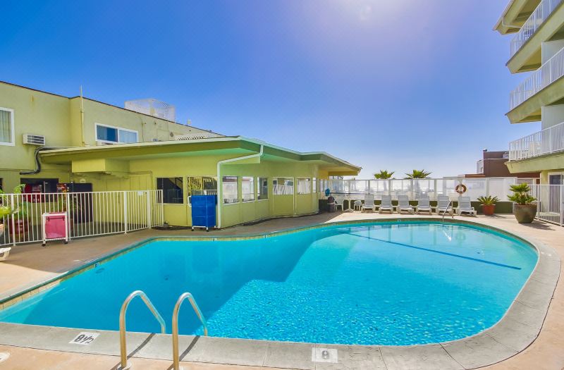 Surfer Beach Hotel photo 3
