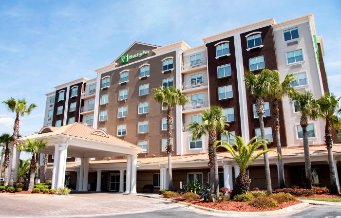 Holiday Inn & Suites LAKE CITY by IHG