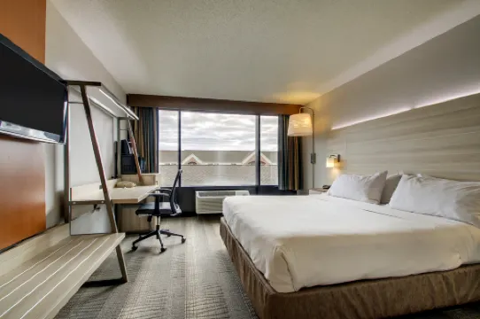 Holiday Inn Express MILWAUKEE N-BROWN DEER/MEQUON by IHG Hotels in Brown Deer