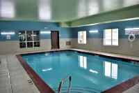 Holiday Inn Express & Suites SEDALIA by IHG - parking