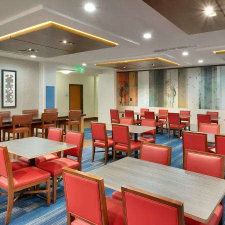 Holiday Inn Express & Suites OREM-NORTH PROVO by IHG