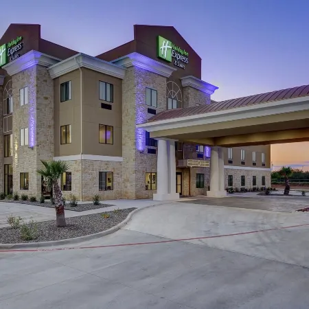 Holiday Inn Express & Suites Carrizo Springs by IHG
