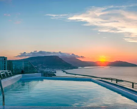 Four Points by Sheraton Oran โรงแรมในโอราน