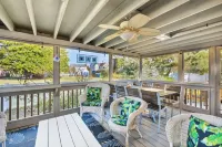 Mermaid & Mare, Downtown Retreat. Hot Tub, Firepit, fenced yard & Pet Friendly!