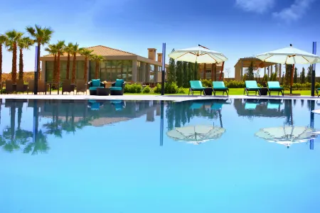 Erbil Rotana Отели рядом с достопримечательностью «Крепость "Эрбиль"»