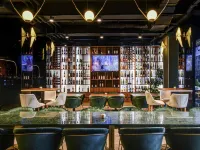 โรงแรมเมอร์เคียว ทิมิโซารา - ที่มีบาร์