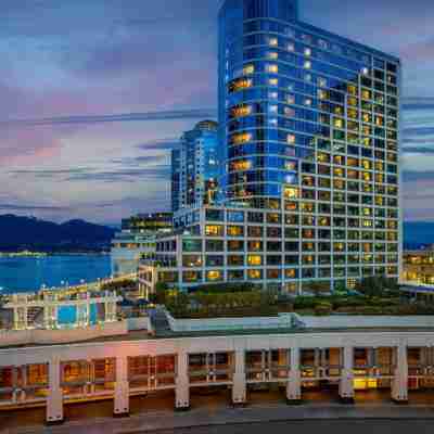 Fairmont Waterfront Hotel Exterior
