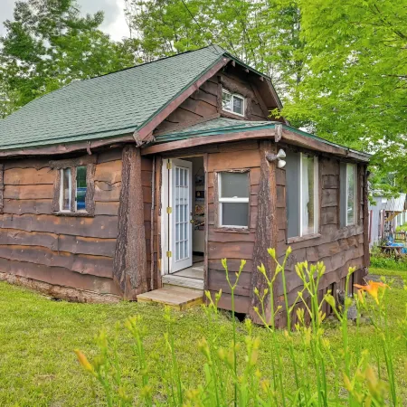 Rustic Caroga Lake Retreat Fish, Hike and Ski!