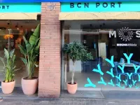 Yomo Hostal BCN Port Hotels near Barceloneta Beach