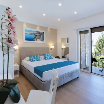 Hotel Kali Sorrento Отели рядом с достопримечательностью «Пляж Петерс»