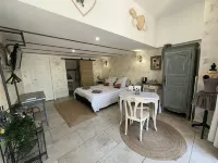 Le Moulin de Sonnailles Hotel a Cabries