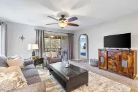 Dora - Holiday Hills Branson - Golf Resort - Branson - Outdoor Pools