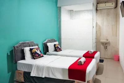 TwoSpaces Living at Nabila Semampir Homestay Hotels in Semampir