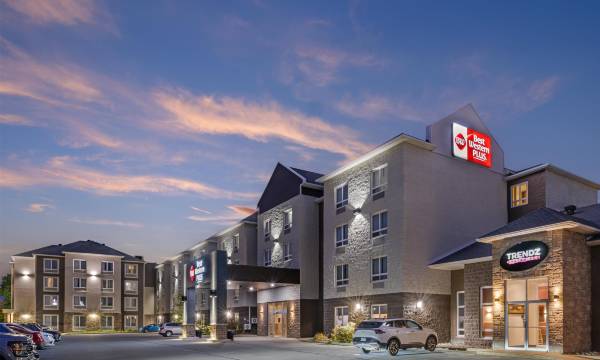 Best Western Plus Dartmouth Hotel Suites