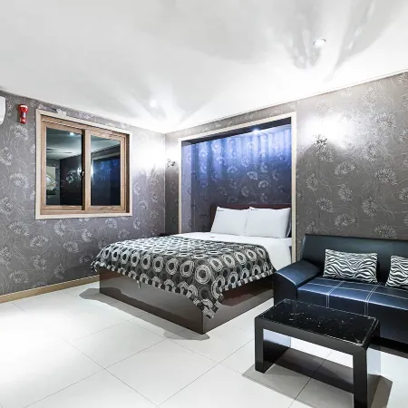 S Hotel